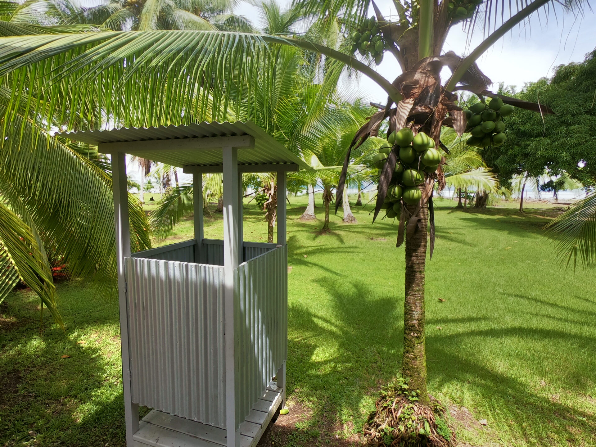 casa-envase-zancudo-outdoor-shower-scaled