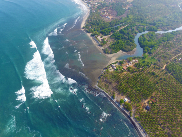 la-saladita-surfing-waves