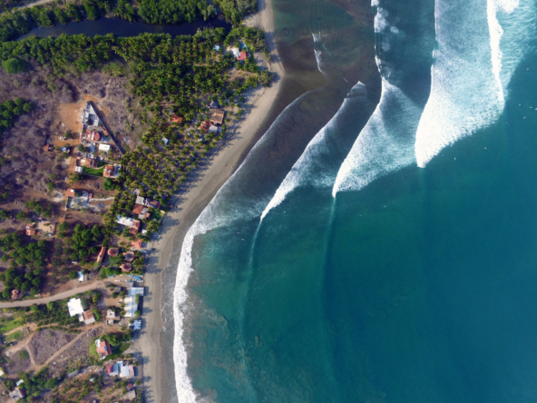 la-saladita-surfing-waves