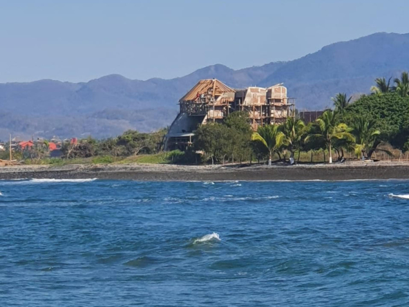 la-saladita-surfing-waves