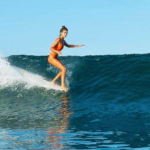 la-saladita-surfing-girl