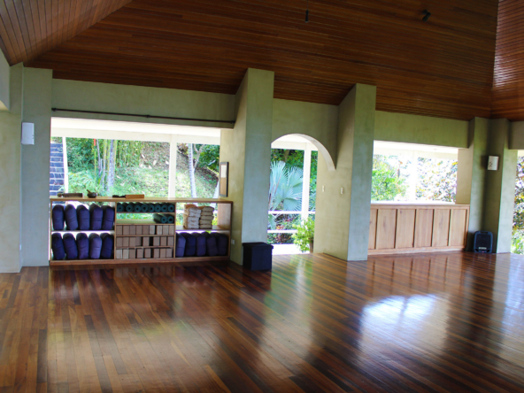 pavones-yoga-center-for-sale
