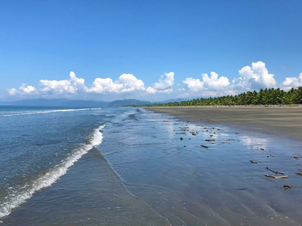 playa-zancudo-wide-beaches