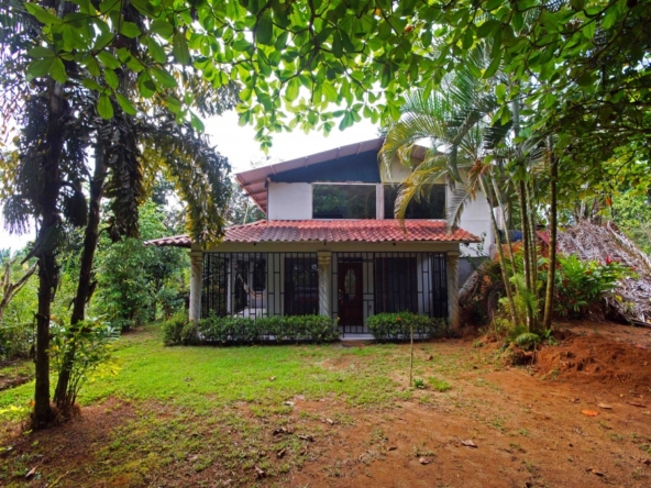 casa-de-los-cielos-cuervito-pavones