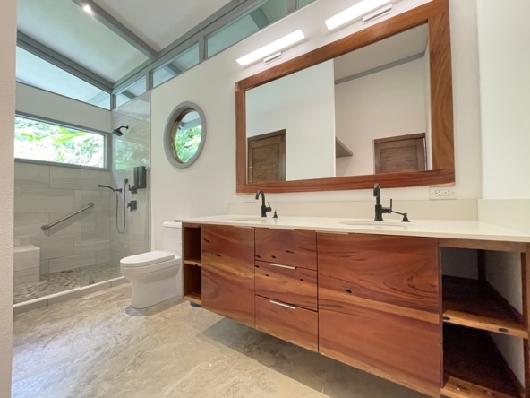 2-br-whales-tail-view-home