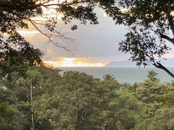 Casa-sunset-pilon-sunset-beach