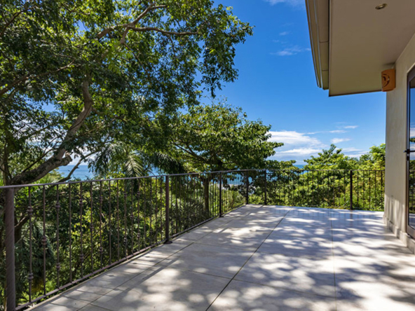 luxury-home-just-steps-from-the-beach