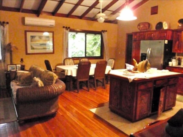 pilon-surf-house-for-rent