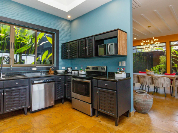 casa-playa-vista-manuel-antonio-for-sale