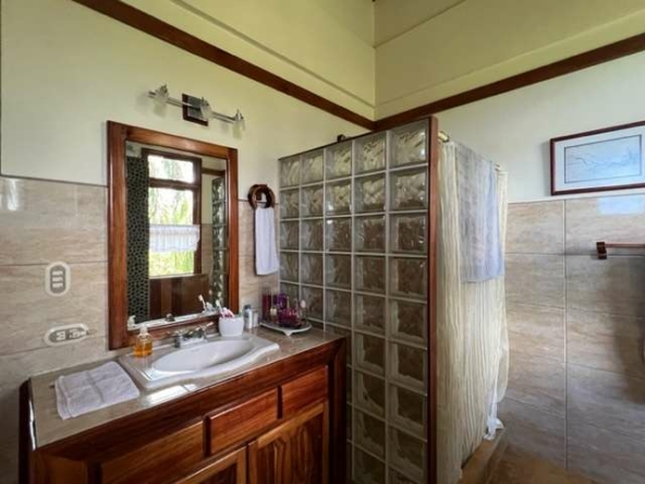 tropical-luxury-pavones-villa
