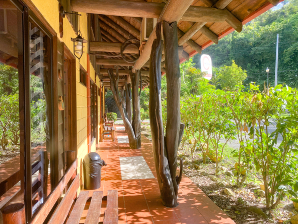 charming-hotel-restaurant-beach