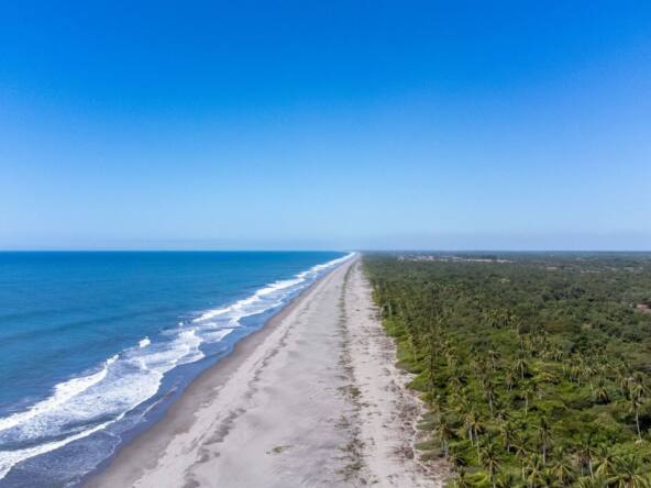 El Icaco Beach Lot in Usulután