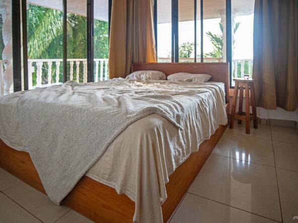 House-and-Pool-With-Ocean-View-pavones