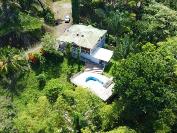 House-and-Pool-With-Ocean-View-pavones