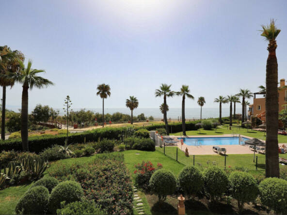 furnished-seaside-apartment-in-cesare-malaga-spain