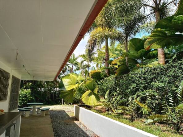 pavones-titled-home-for-sale