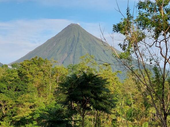8-room-ecolodge-on-10-hectares-with-jungle-and-volcano-views