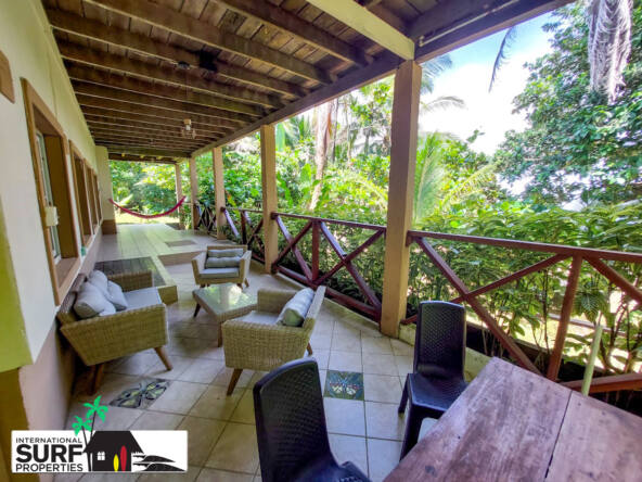 beachfront-lodge-for-sale-in-bocas-dell-toro