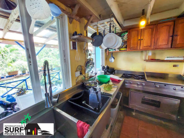 beachfront-lodge-for-sale-in-bocas-dell-toro