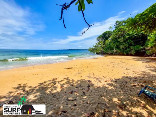 beachfront-lodge-for-sale-in-bocas-dell-toro