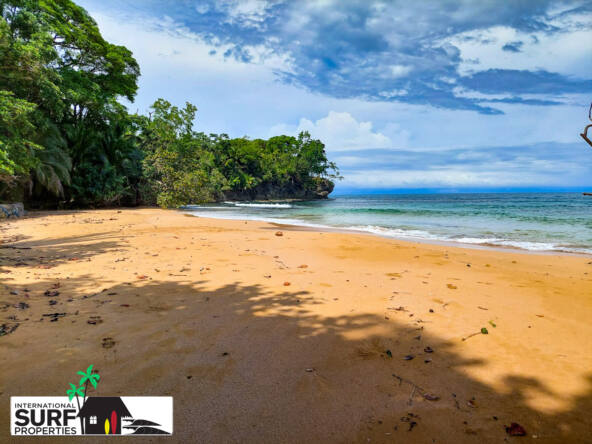 beachfront-lodge-for-sale-in-bocas-dell-toro