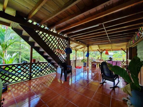 house-for-sale-just-a-few-steps-from-the-beach-in-pavones-costa-rica