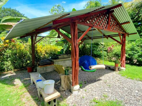 house-for-sale-just-a-few-steps-from-the-beach-in-pavones-costa-rica