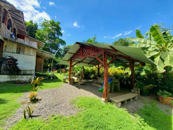 house-for-sale-just-a-few-steps-from-the-beach-in-pavones-costa-rica
