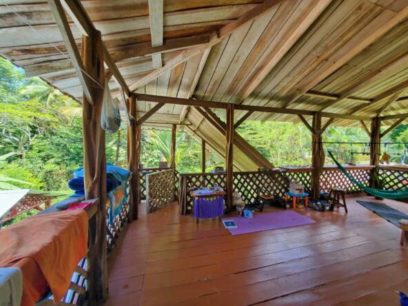 house-for-sale-just-a-few-steps-from-the-beach-in-pavones-costa-rica