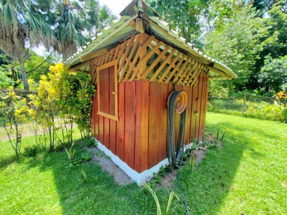 house-for-sale-just-a-few-steps-from-the-beach-in-pavones-costa-rica