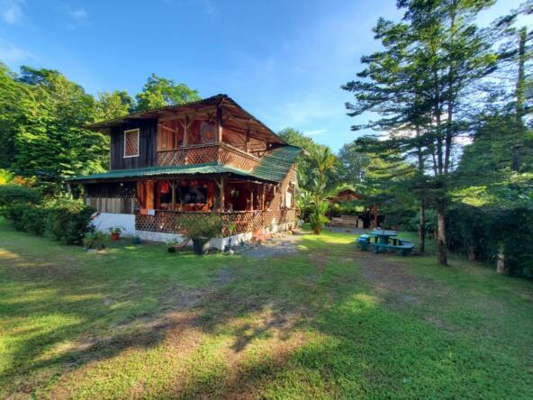 house-for-sale-just-a-few-steps-from-the-beach-in-pavones-costa-rica
