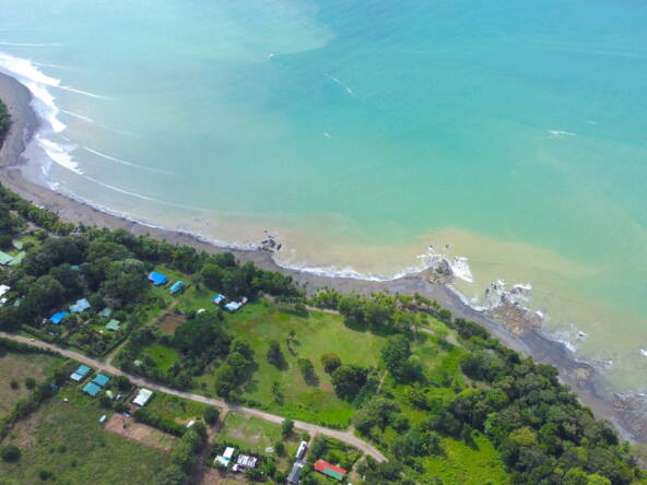 pavones-beachfront-property