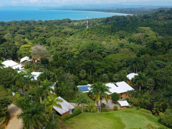 tropicana-surf-retreat-with-ocean-views-