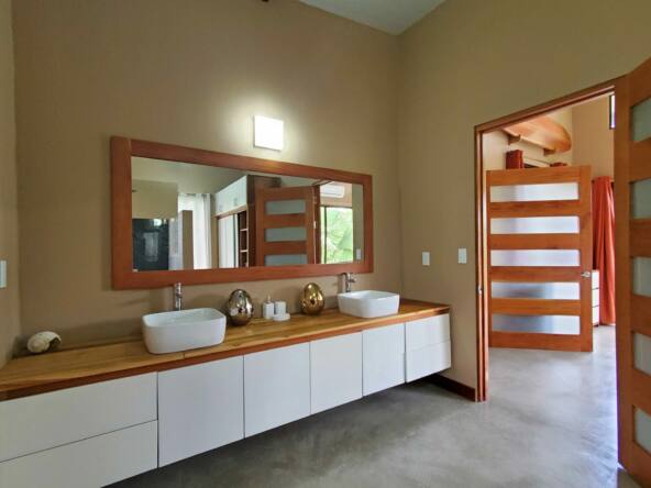 tropicana-surf-retreat-with-ocean-views-