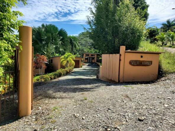 tropicana-surf-retreat-with-ocean-views-