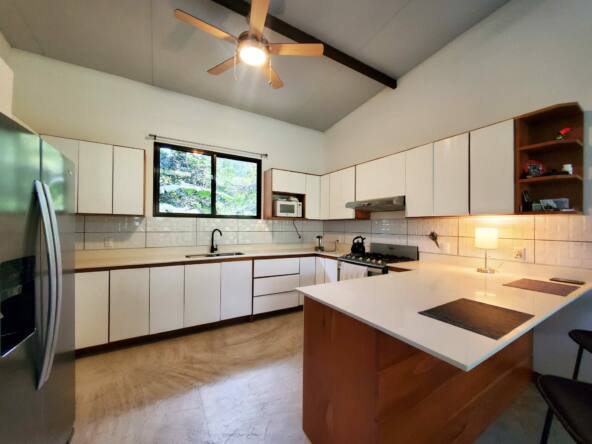 tropicana-surf-retreat-with-ocean-views-