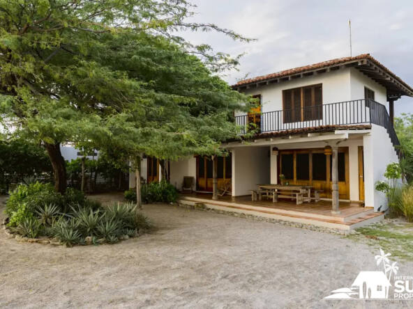 Surf-House-in-Playa-Popoyo-Nicaragua