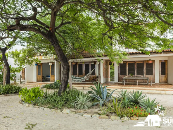 Surf-House-in-Playa-Popoyo-Nicaragua