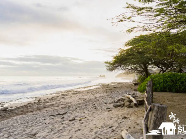 Surf-House-in-Playa-Popoyo-Nicaragua
