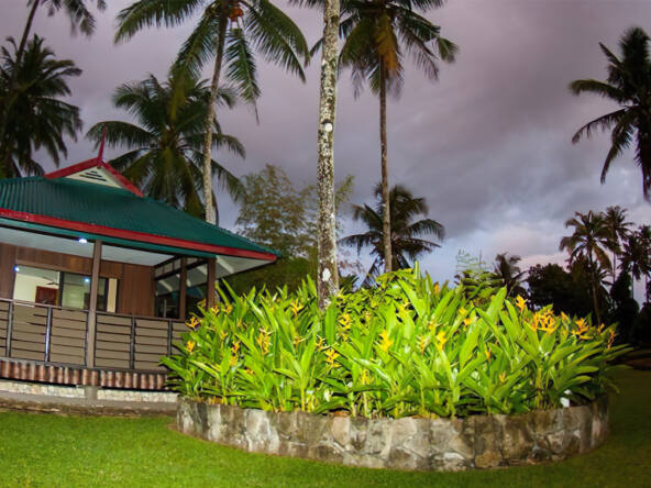 moon-beach-surf-resort