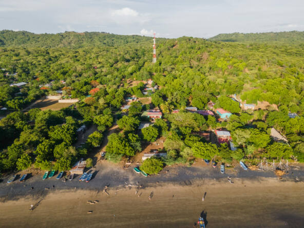 beachfront-lot-in-playa-el-astillero