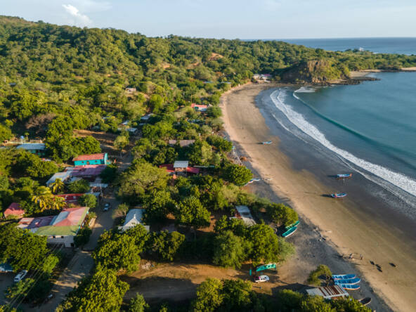 beachfront-lot-in-playa-el-astillero