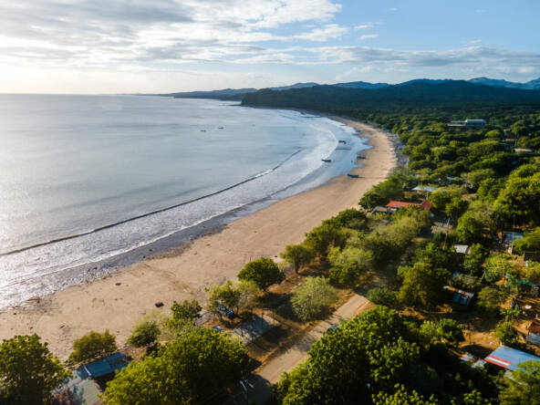 beachfront-lot-in-town-in-playa-el-astillero