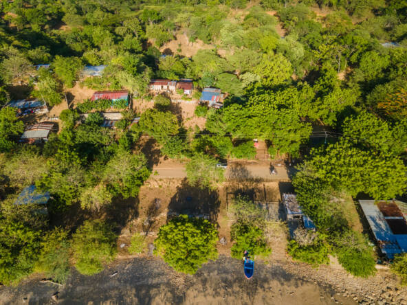 beachfront-lot-in-town-in-playa-el-astillero