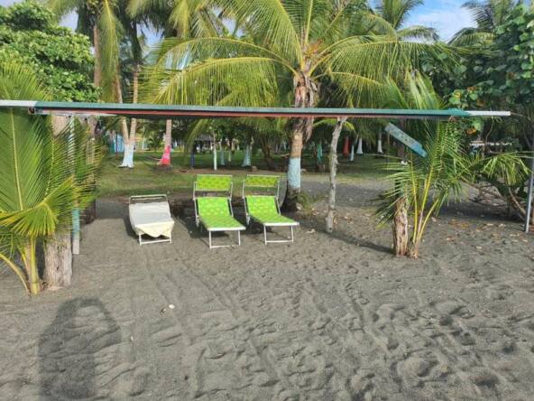 house-with-three-income-producing-cabinas-on-the-beach