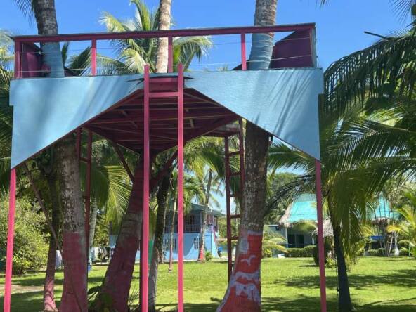 house-with-three-income-producing-cabinas-on-the-beach