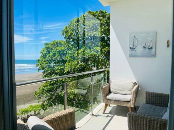 oceanfront-villa-at-playa-bejuco