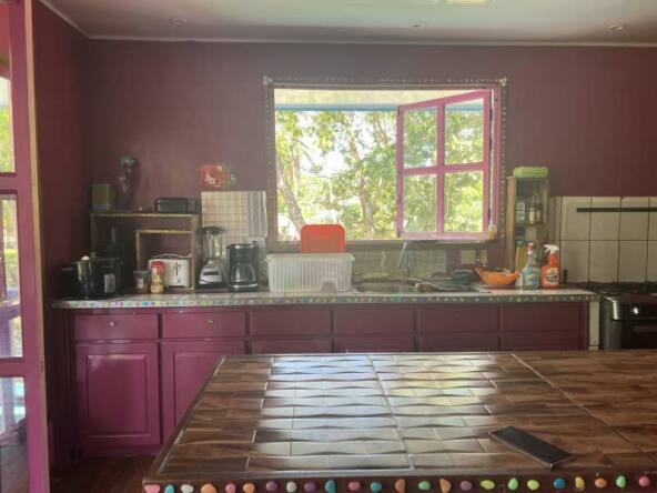 zan_income_cabina_house_kitchen
