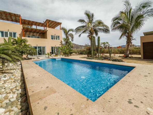 villa-los-vaqueros-on-cerritos-beach