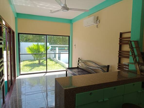 Siargo_Phillipines_Interior_Small_Bungalow